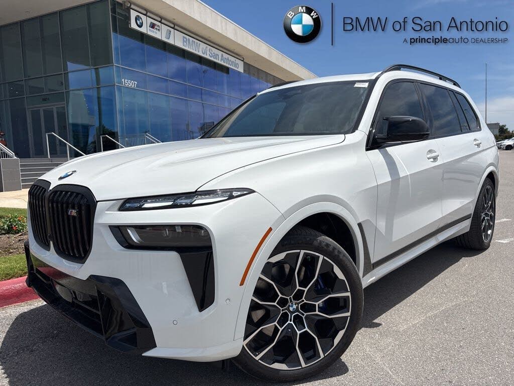 2026 BMW X7 M60i AWD