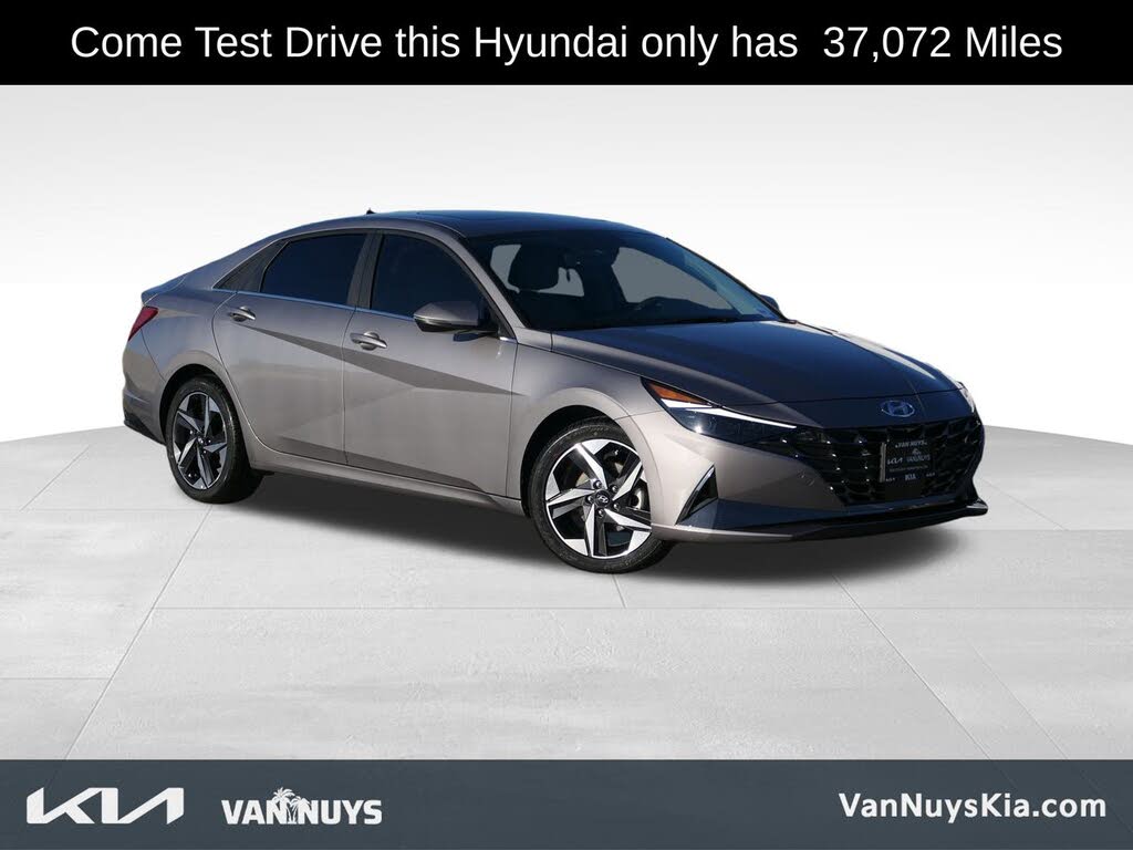 2023 Hyundai Elantra Limited FWD