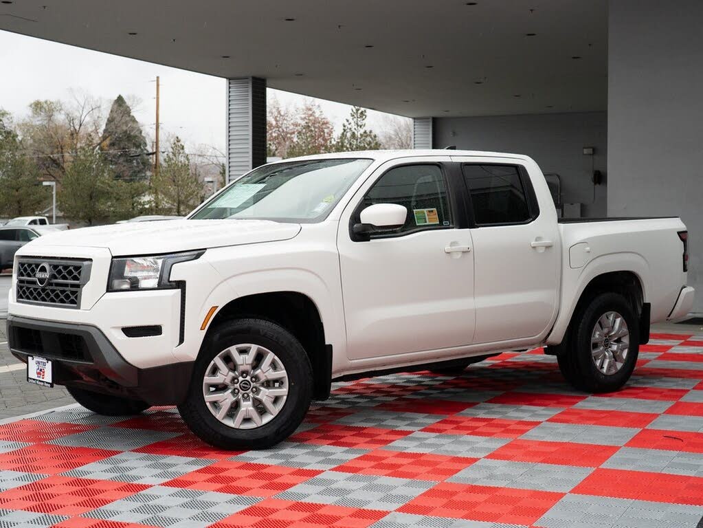 2022 Nissan Frontier SV Crew Cab 4WD