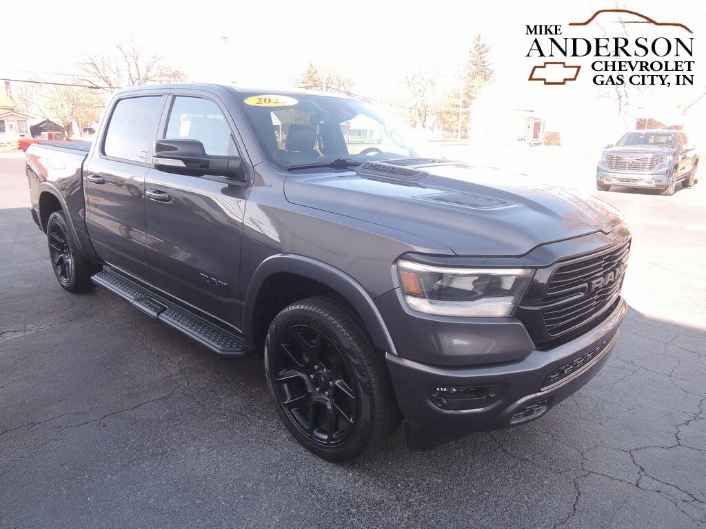 2022 RAM 1500 Laramie Crew Cab 4WD