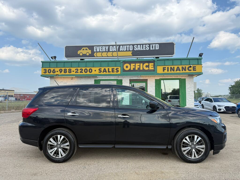 2017 Nissan Pathfinder S