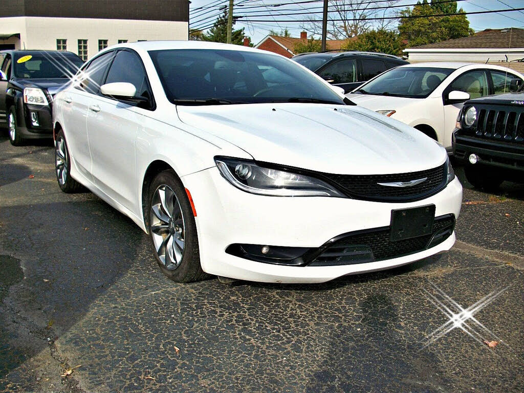 2015 Chrysler 200 S Sedan FWD