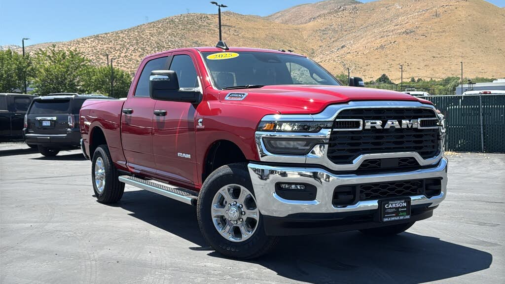 2025 RAM 2500 Big Horn Crew Cab 4WD