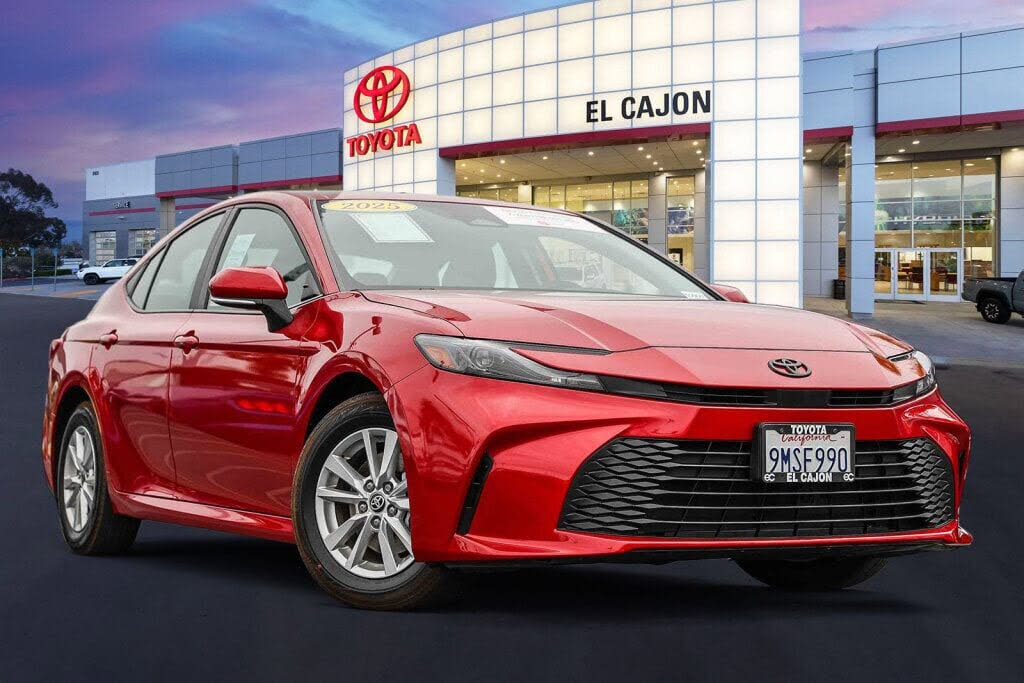 2025 Toyota Camry LE FWD