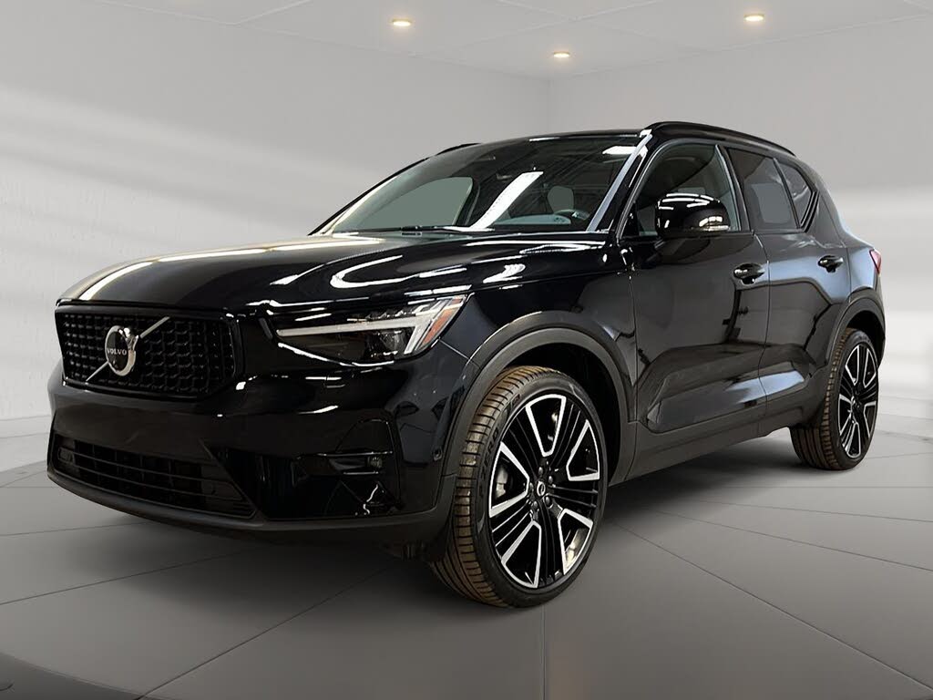 2025 Volvo XC40 B5 Ultra Dark Theme AWD