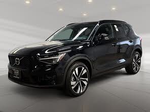 Volvo XC40 B5 Plus Dark Theme AWD