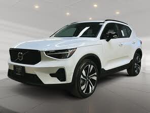 Volvo XC40 B5 Plus Dark Theme AWD