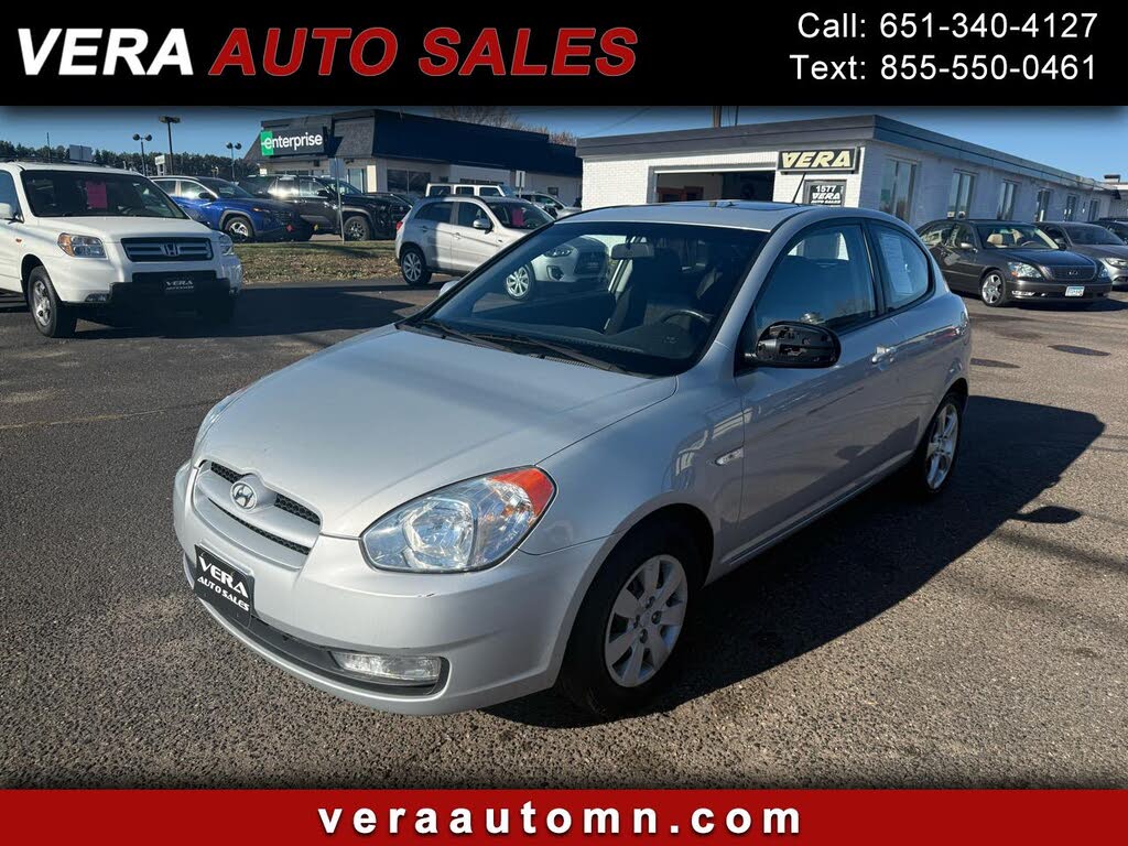 2010 Hyundai Accent SE 2-Door Hatchback FWD