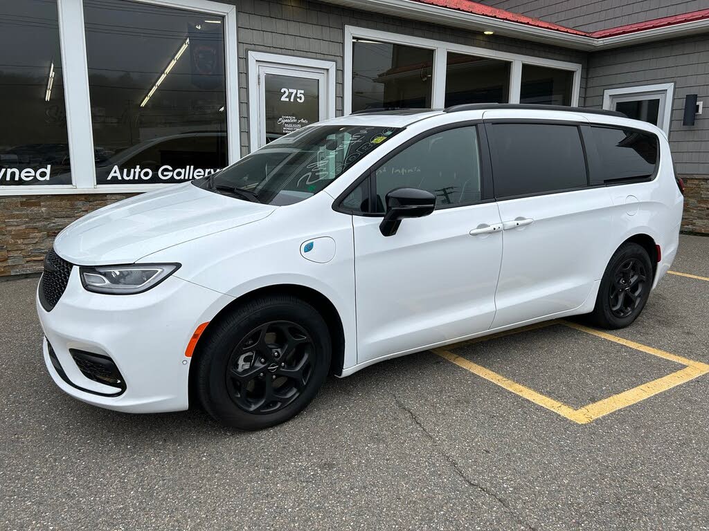 Chrysler Pacifica Hybrid Premium S Appearance FWD 2024