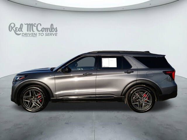 2025 Ford Explorer ST-Line RWD