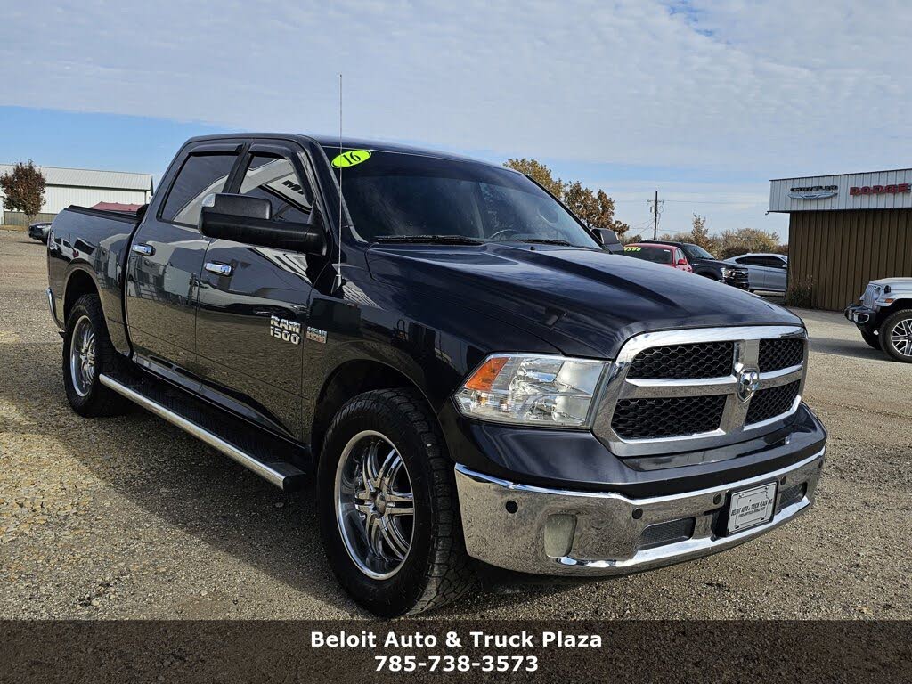 2016 RAM 1500 SLT Crew Cab 4WD