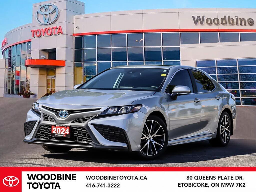 Toyota Camry Hybrid SE FWD 2024