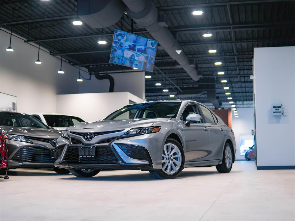 2024 Toyota Camry SE FWD