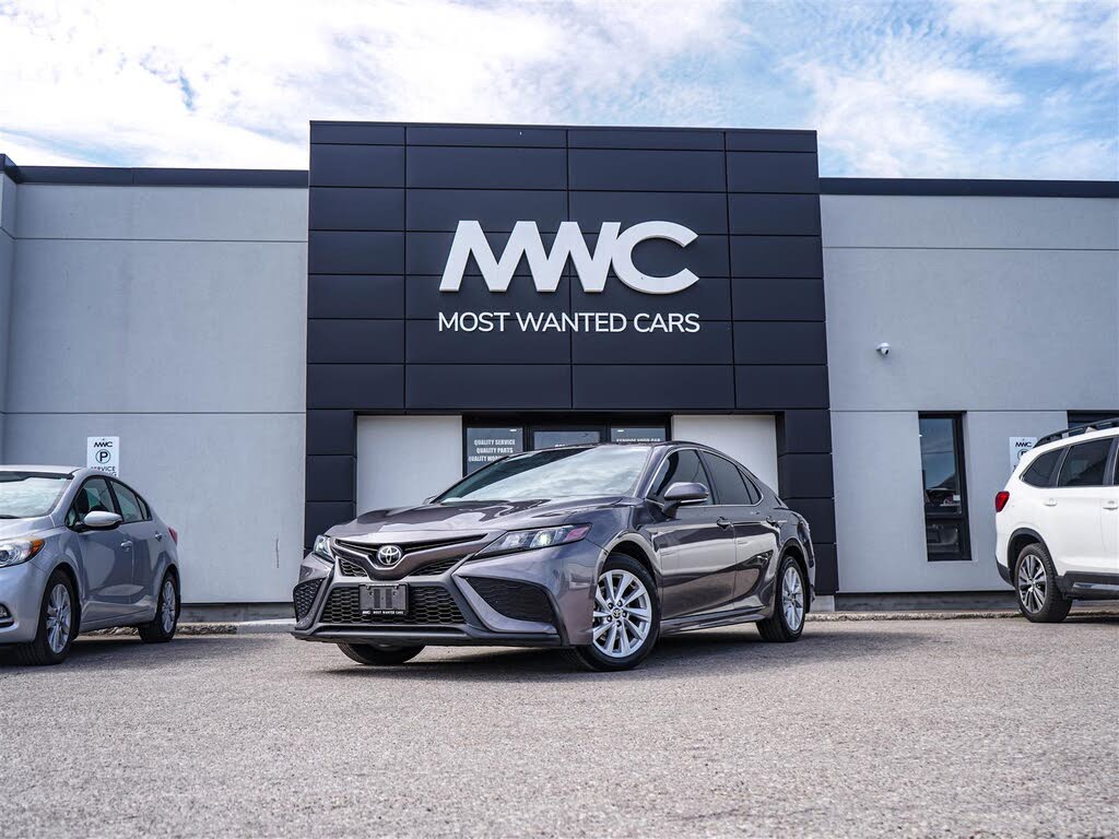 2024 Toyota Camry SE FWD