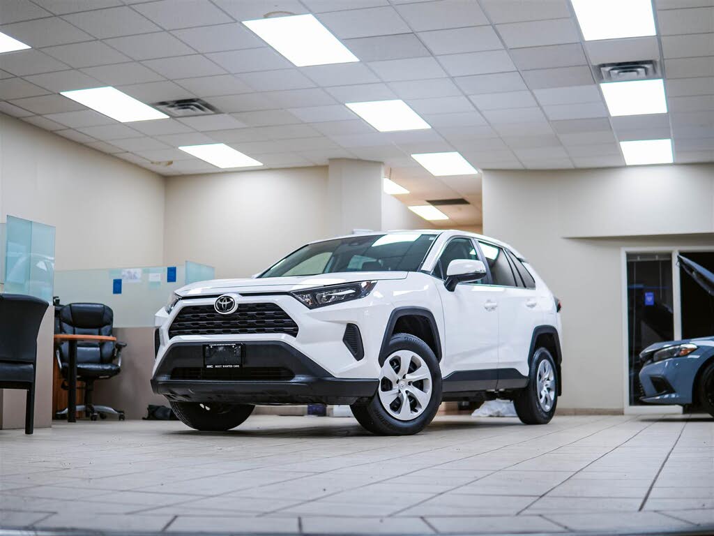 Toyota RAV4 LE AWD 2024