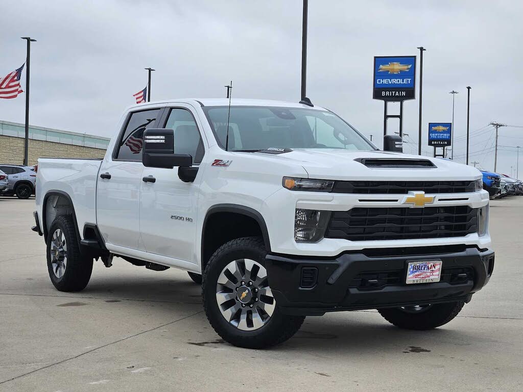 2026 Chevrolet Silverado 2500HD Custom Crew Cab 4WD