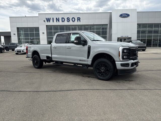 2025 Ford F-250 Super Duty Lariat Crew Cab 4WD