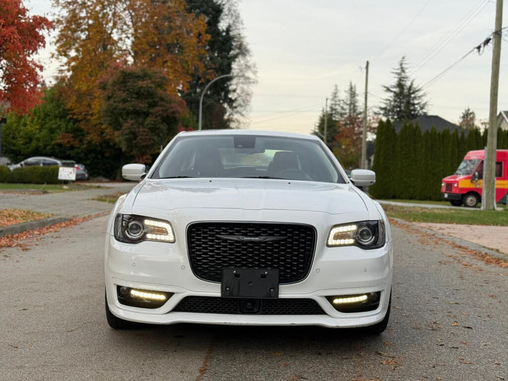 2023 Chrysler 300 Touring L RWD