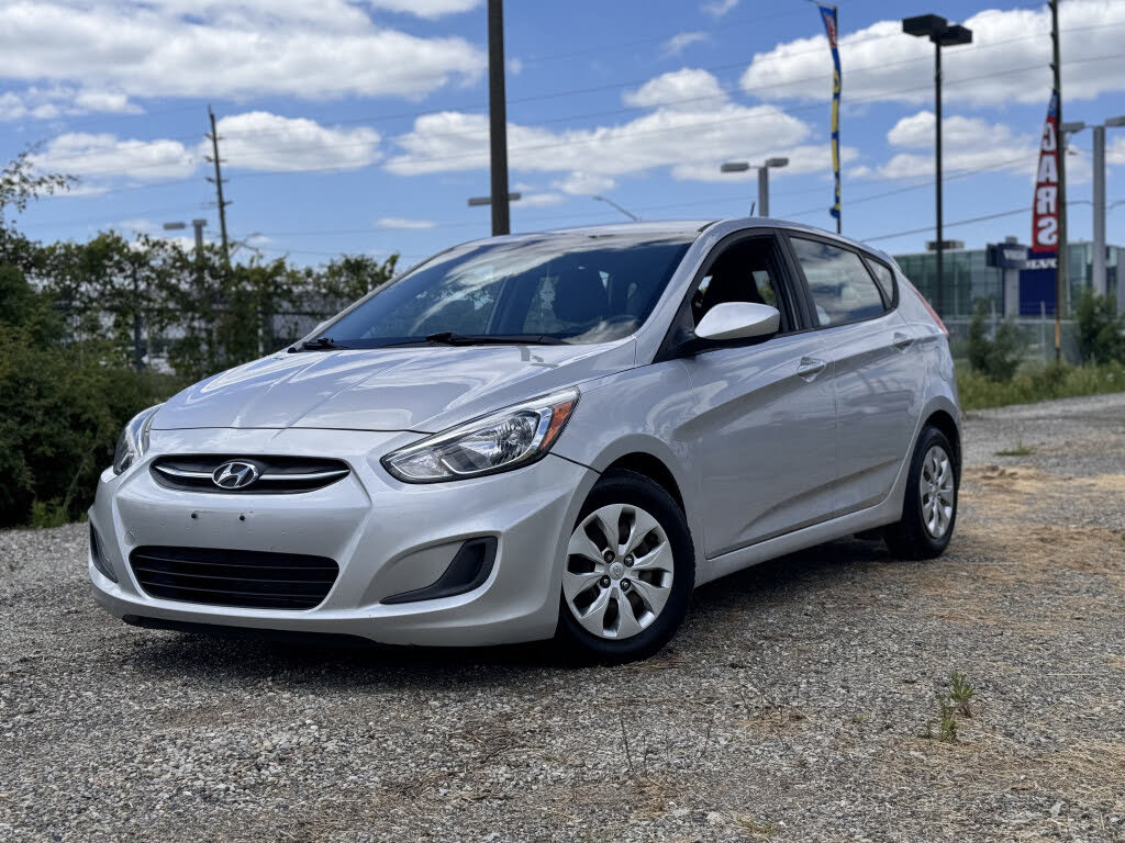 2016 Hyundai Accent SE 4-Door Hatchback FWD