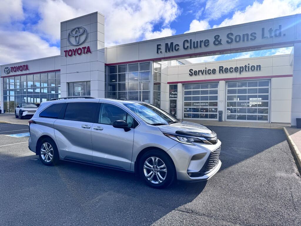 2022 Toyota Sienna XSE 7-Passenger AWD