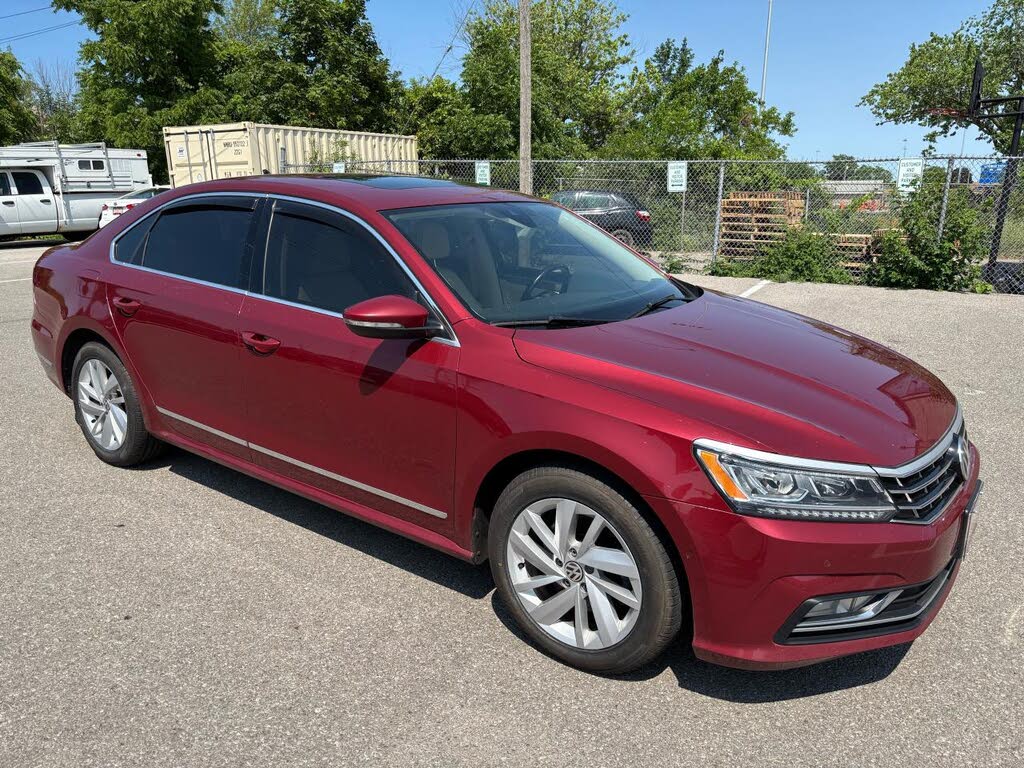 2018 Volkswagen Passat 2.0T SE FWD with Technology