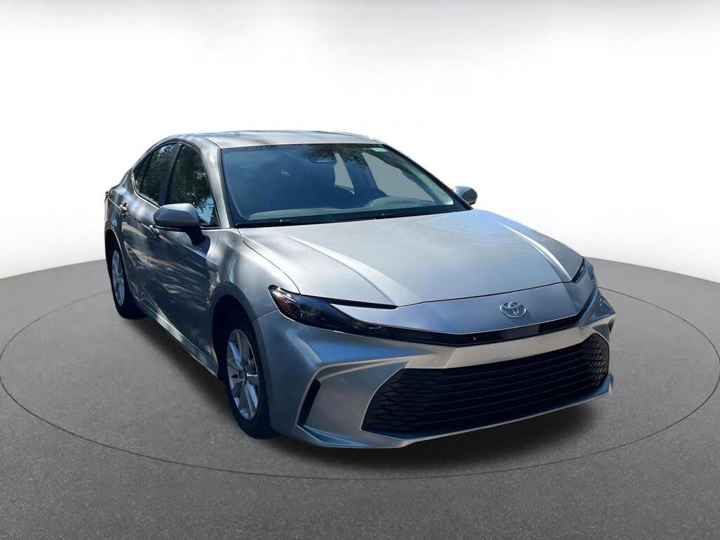 2025 Toyota Camry LE FWD