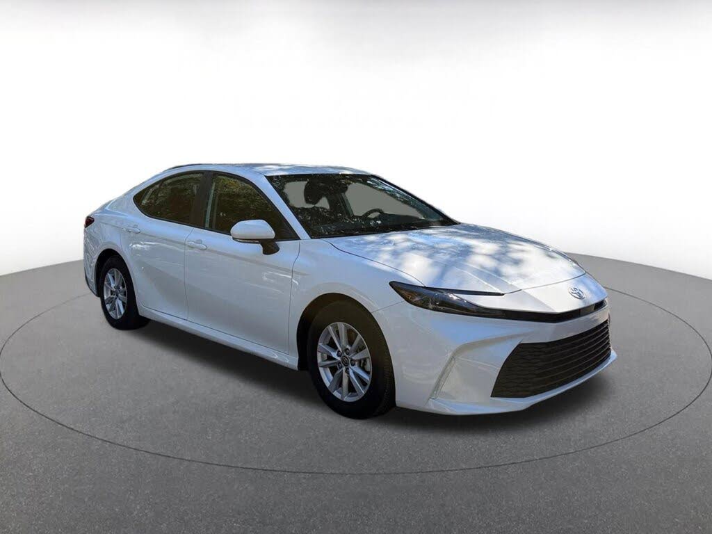 2025 Toyota Camry LE FWD
