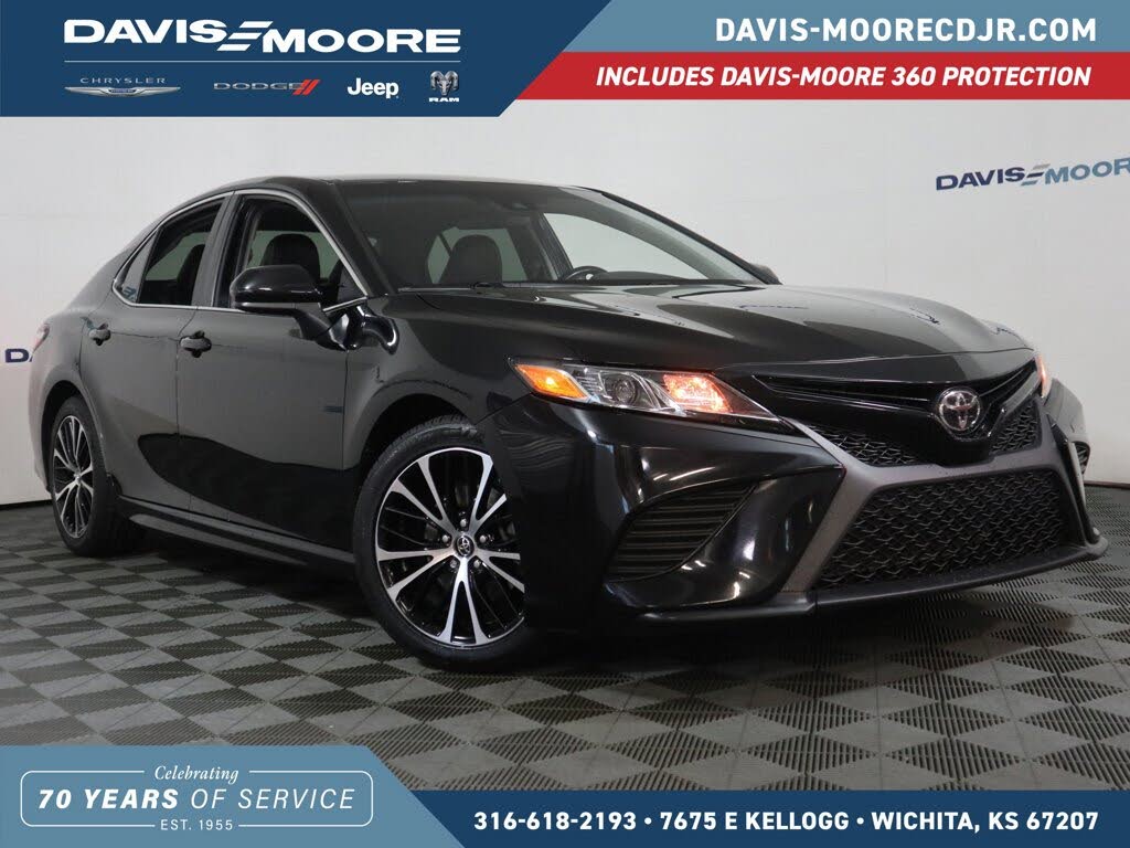 2020 Toyota Camry SE FWD