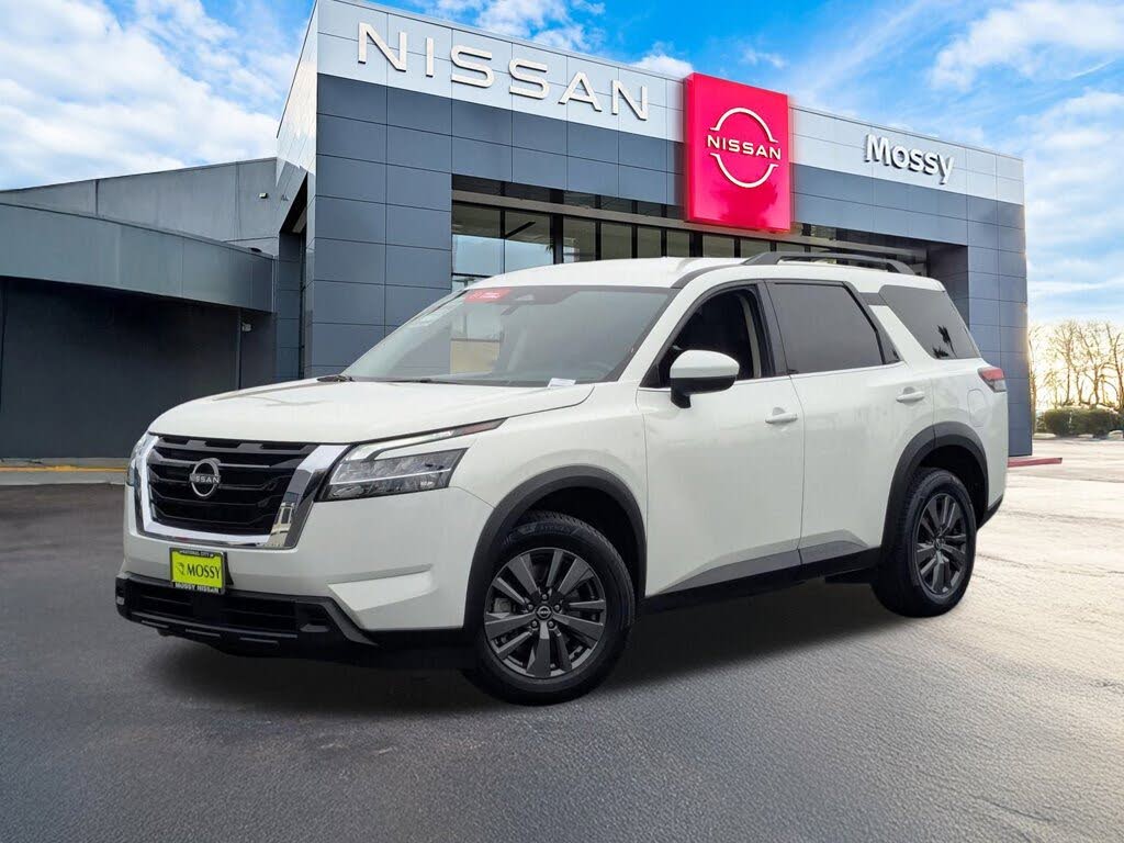2022 Nissan Pathfinder SV FWD