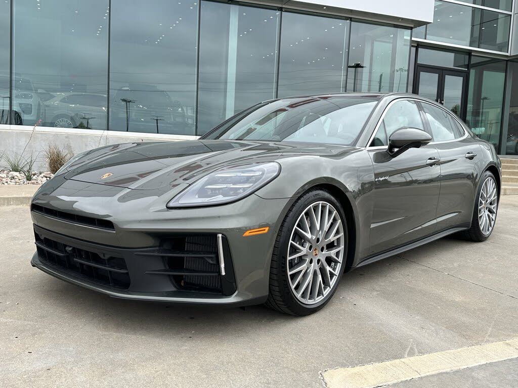 2026 Porsche Panamera 4 AWD