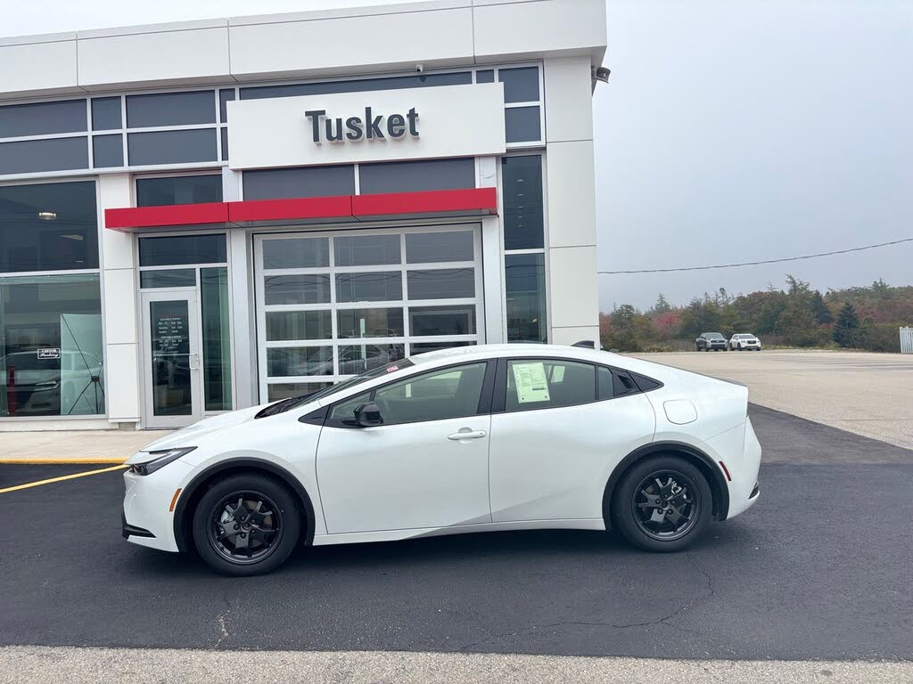 2026 Toyota Prius Plug-In Hybrid SE FWD