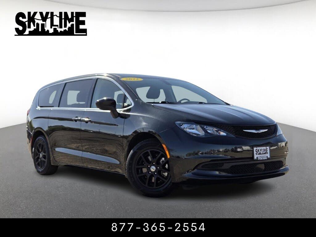 2022 Chrysler Voyager LX FWD