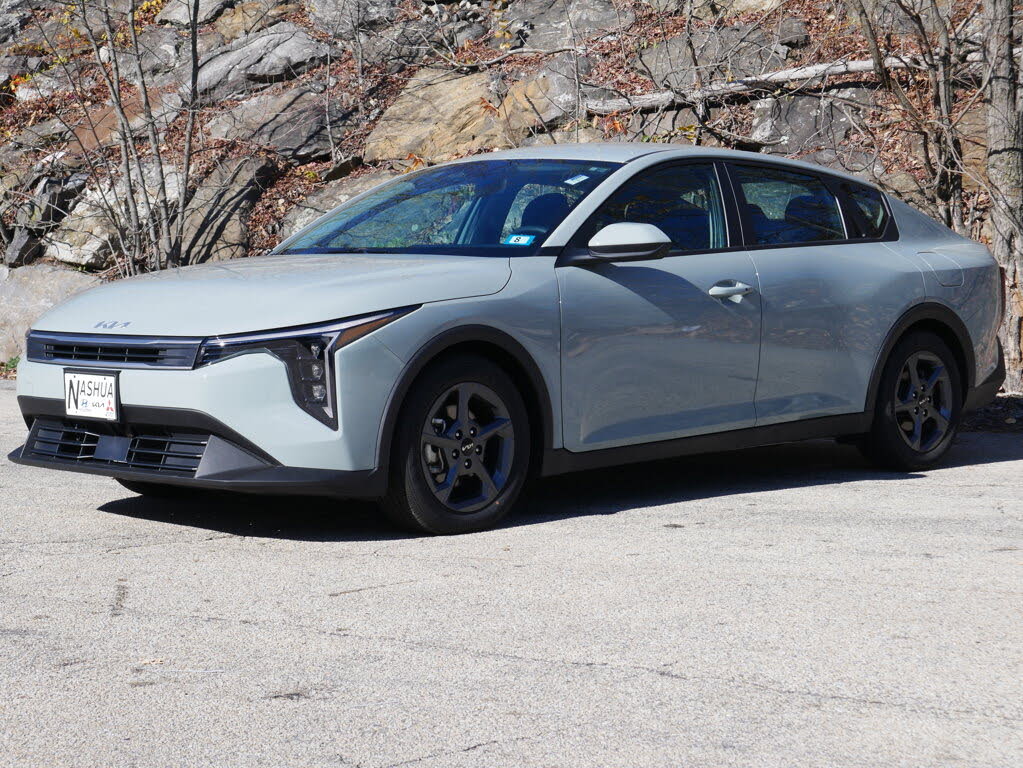 2025 Kia K4 LXS FWD