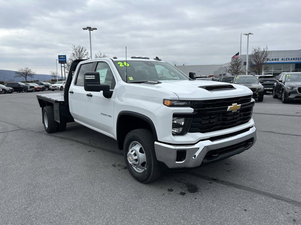 2026 Chevrolet Silverado 3500HD Chassis Work Truck Crew Cab 4WD