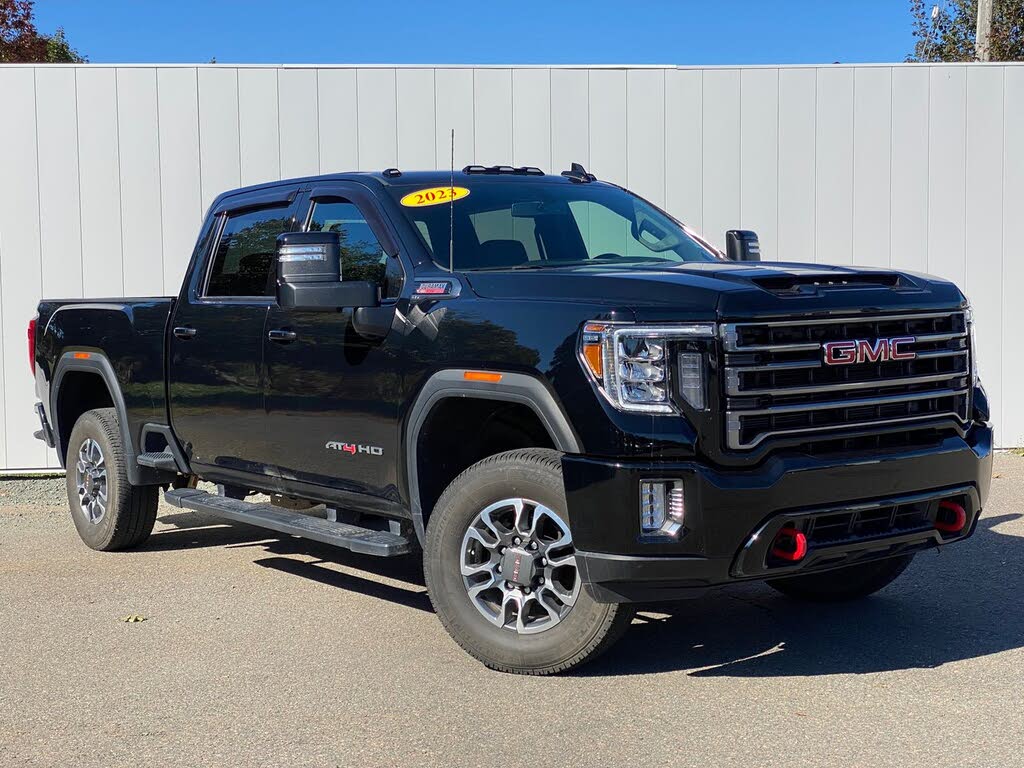 2023 GMC Sierra 3500HD AT4 Crew Cab 4WD