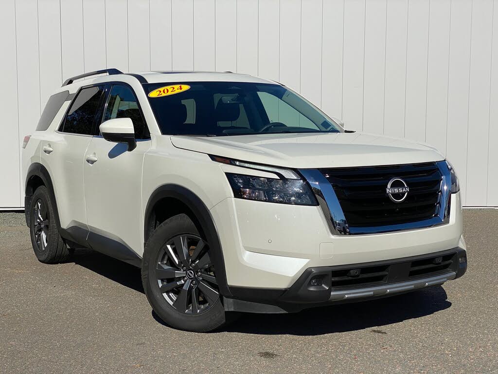 Nissan Pathfinder SV 4WD 2024