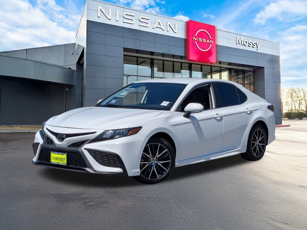 2024 Toyota Camry SE FWD