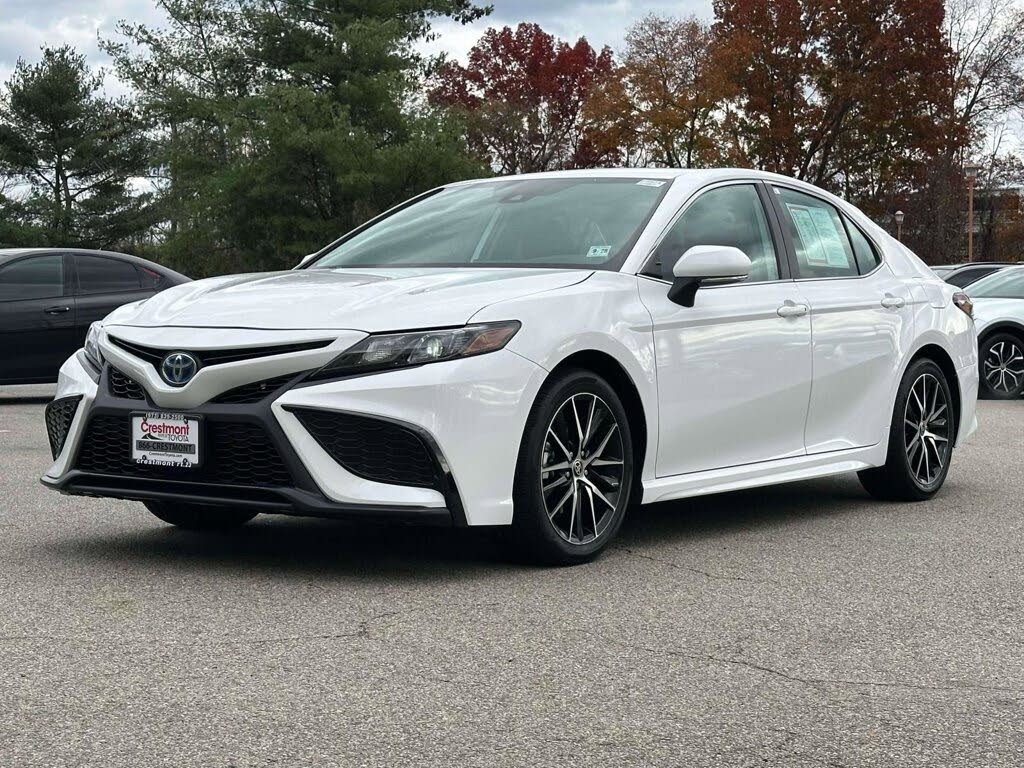 2024 Toyota Camry Hybrid SE FWD