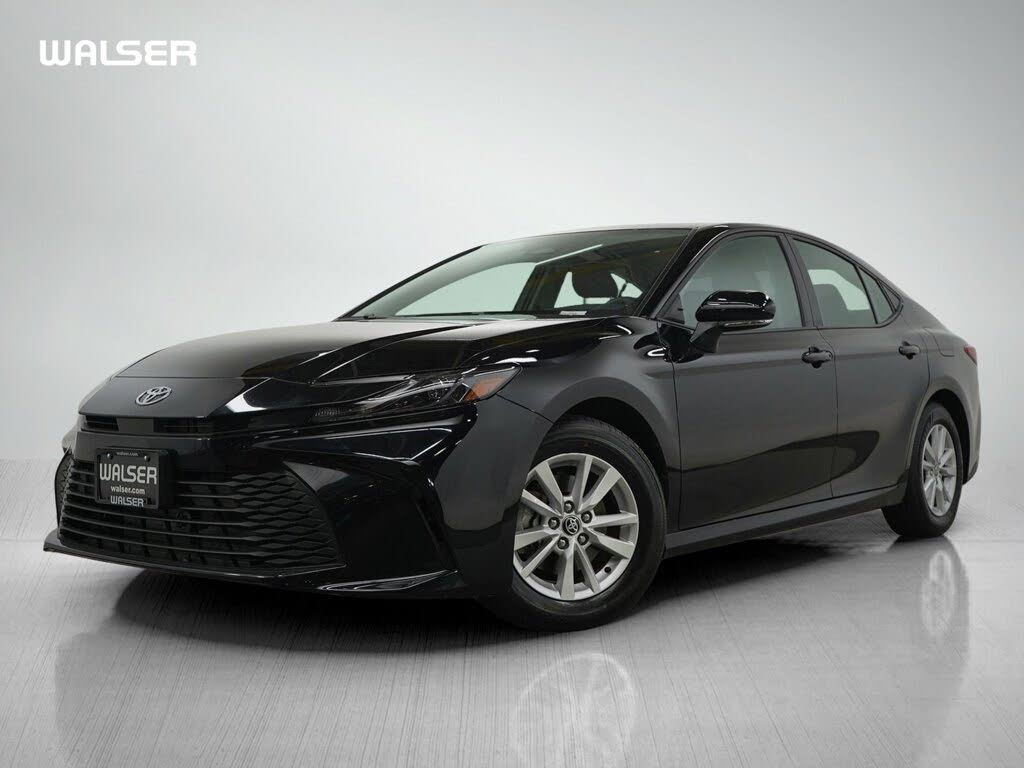 2025 Toyota Camry LE FWD
