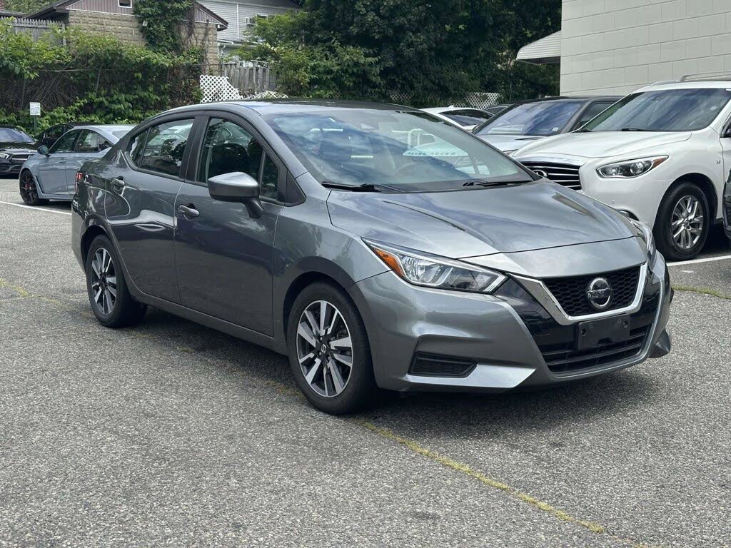 2022 Nissan Versa SV FWD