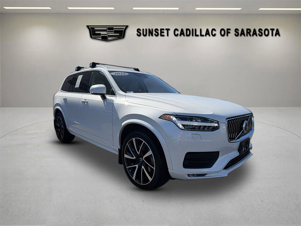 2022 Volvo XC90 T6 Momentum 7-Passenger AWD