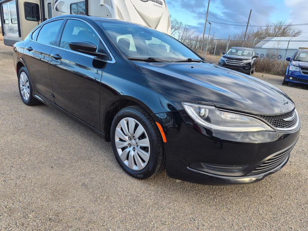 2016 Chrysler 200 LX Sedan FWD