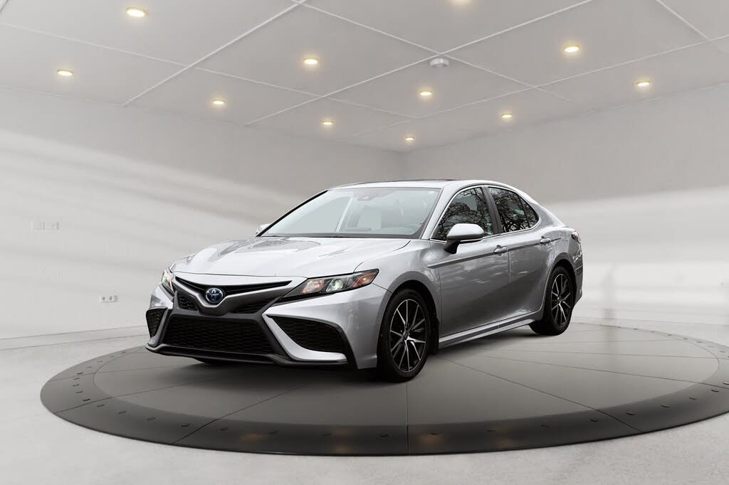 2022 Toyota Camry Hybrid SE FWD