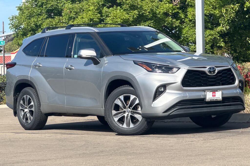 2022 Toyota Highlander XLE AWD