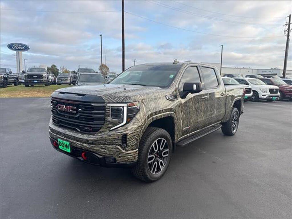 2025 GMC Sierra 1500 AT4 Crew Cab 4WD
