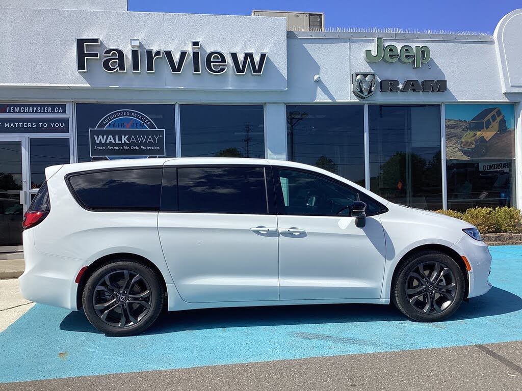 Chrysler Pacifica Select FWD 2026