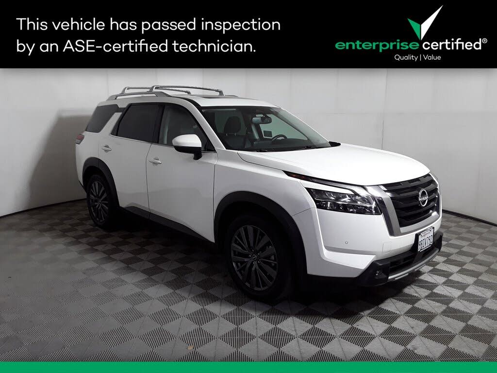 2022 Nissan Pathfinder SL FWD