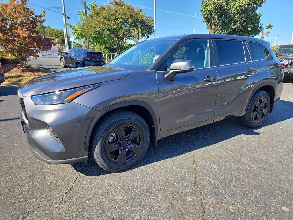 2024 Toyota Highlander LE AWD
