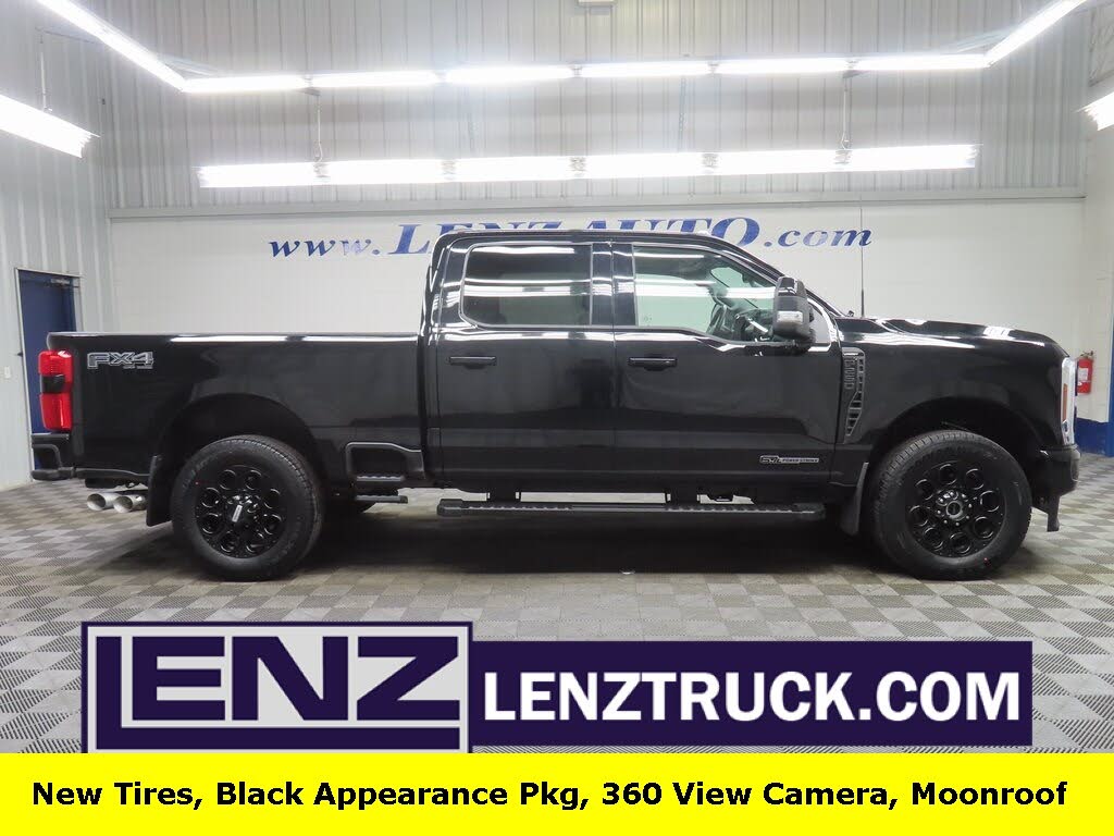 2025 Ford F-250 Super Duty Lariat Crew Cab 4WD