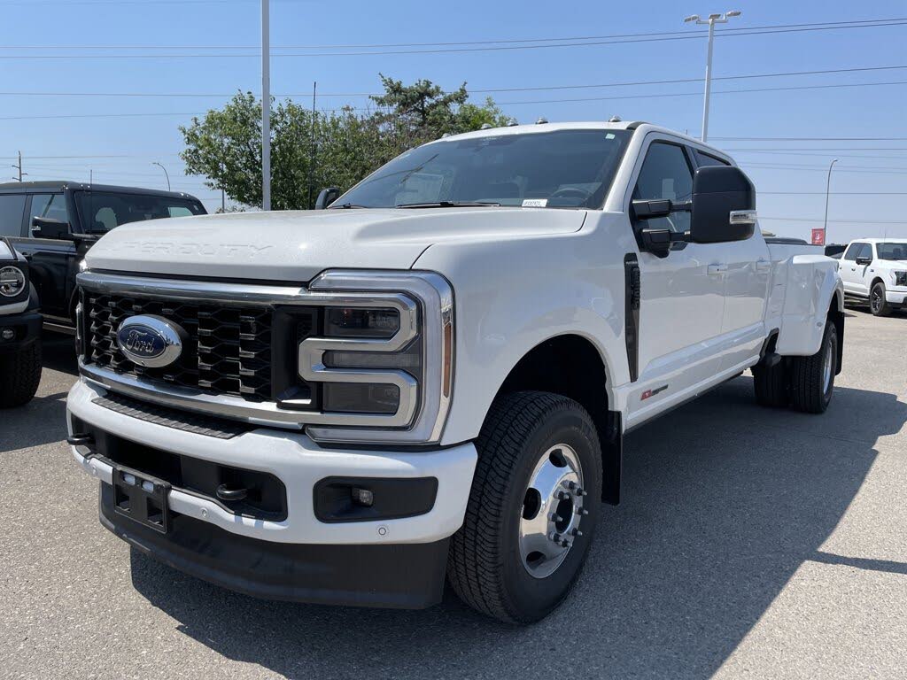 2025 Ford F-350 Super Duty Platinum Crew Cab LB DRW 4WD